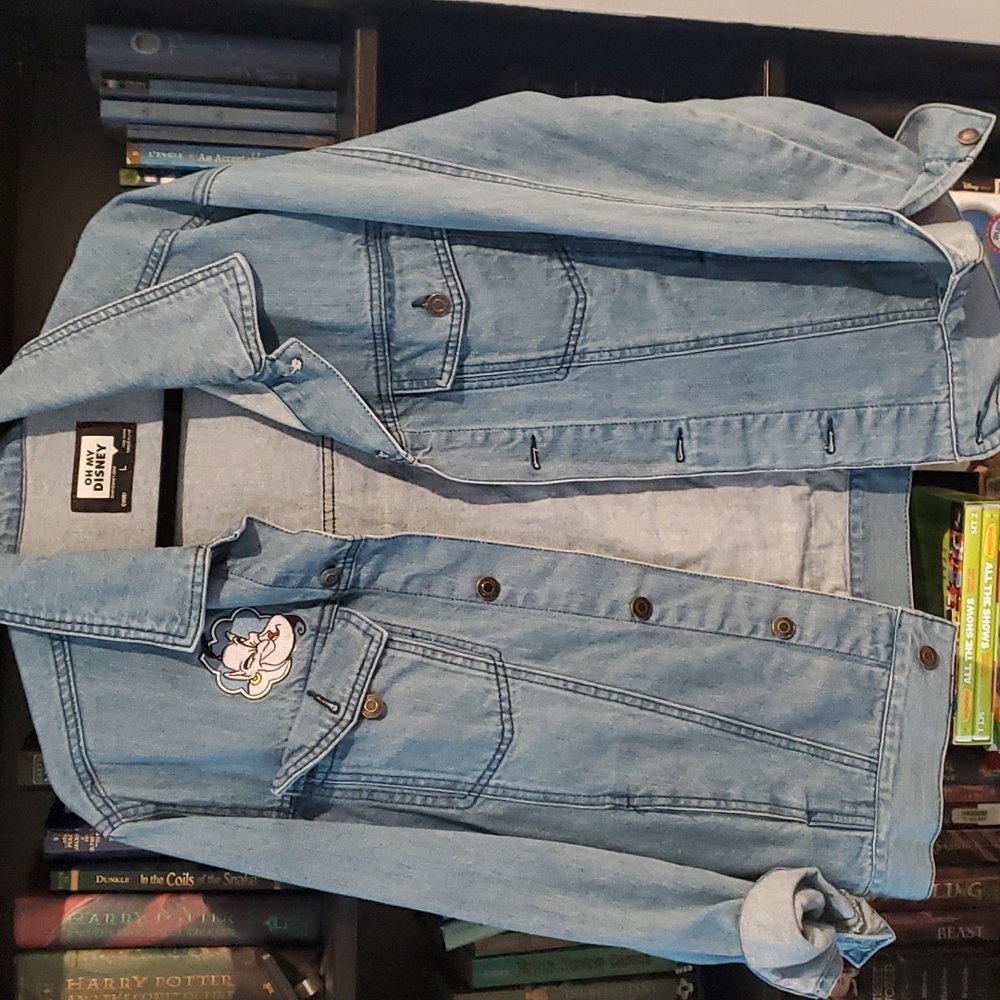Oh My Disney Aladdin womens jean jacket size L
